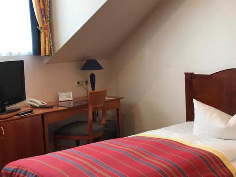 15C330EE515623C0EA3CFCF57CE8B4EB