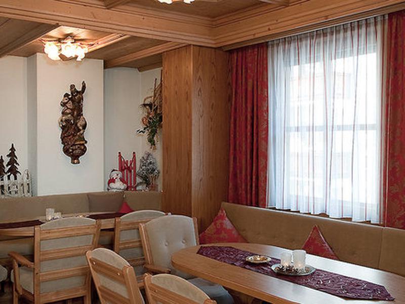 C234F546BEBFBABD3C02B7BCD237E003