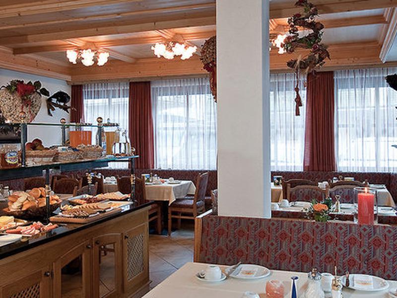 59E6A0A57E8F1E59D237999035B8D3C7