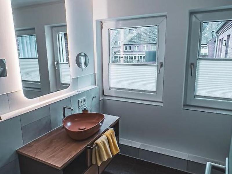 990E1338E54A1178DB49A3DFAE46F7A7