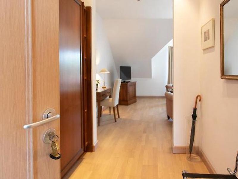 60D72B5188BD1BC94F3024A2BC80F1CB