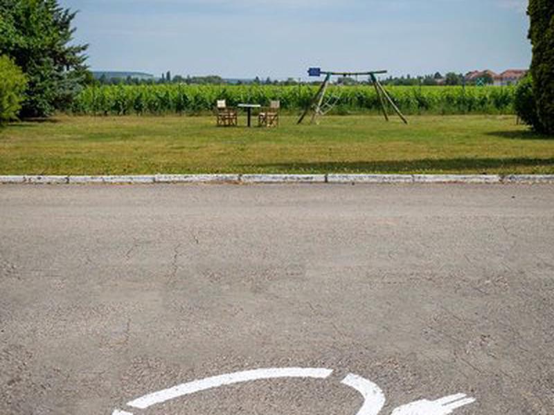 4D77AA60EE4769AF2A23489EFEE09C16