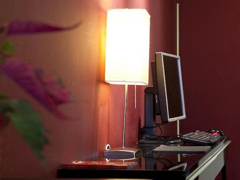 73881797775B49AF9C72CFCFFCA2A04D