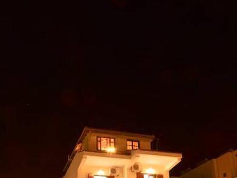 8A15DF5BAF302E8835DD153DE1E8D89B