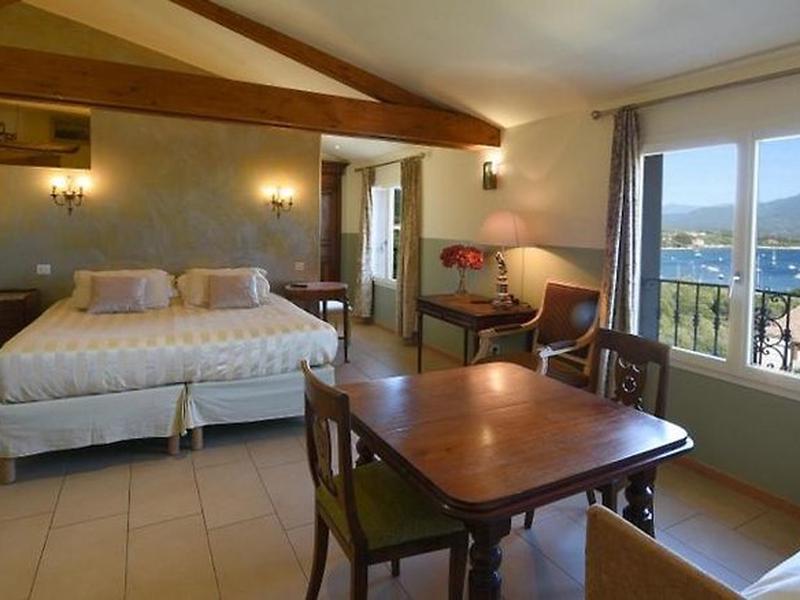 35F012F650685CC5EC6D7410831E519C