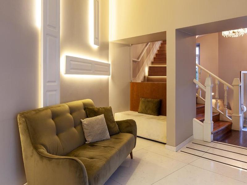 5A96199A39BA2E594F83DCD62377BBBE