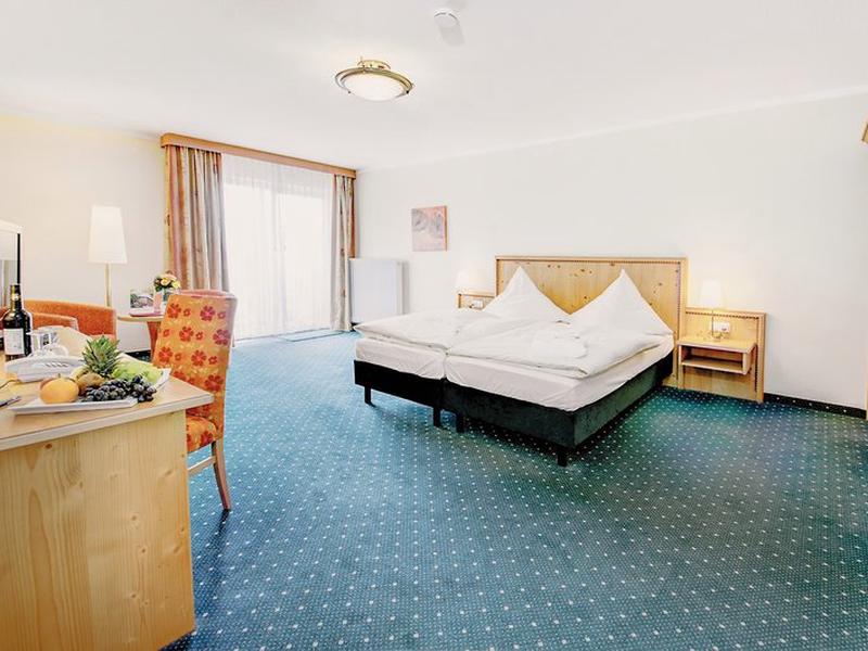 B580123E1C9E8A13509E6F5C351A0BB6