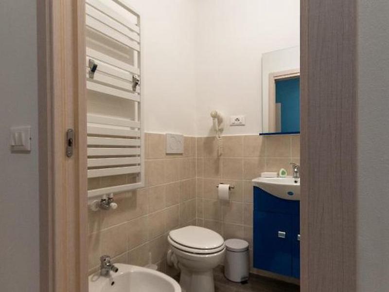 4560A4E9E3657F52416FE94083A62B5D