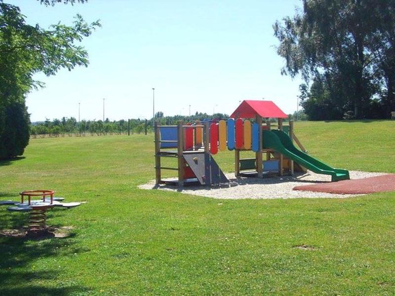 F8C00549311625679B7973BACA95C855