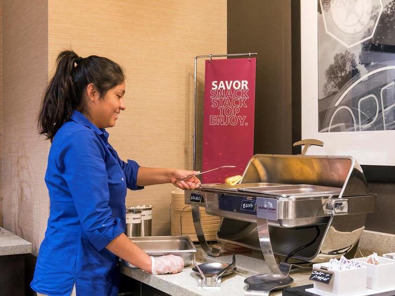 3381BAEE1A1702ABB40045AE6DA1079E