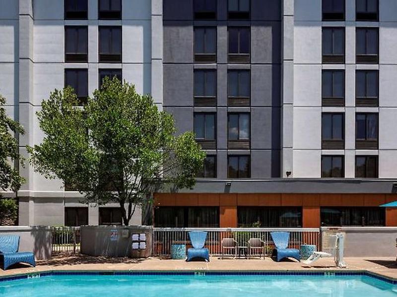 121CF6F4CEA164ED25A3DBCB9885A052