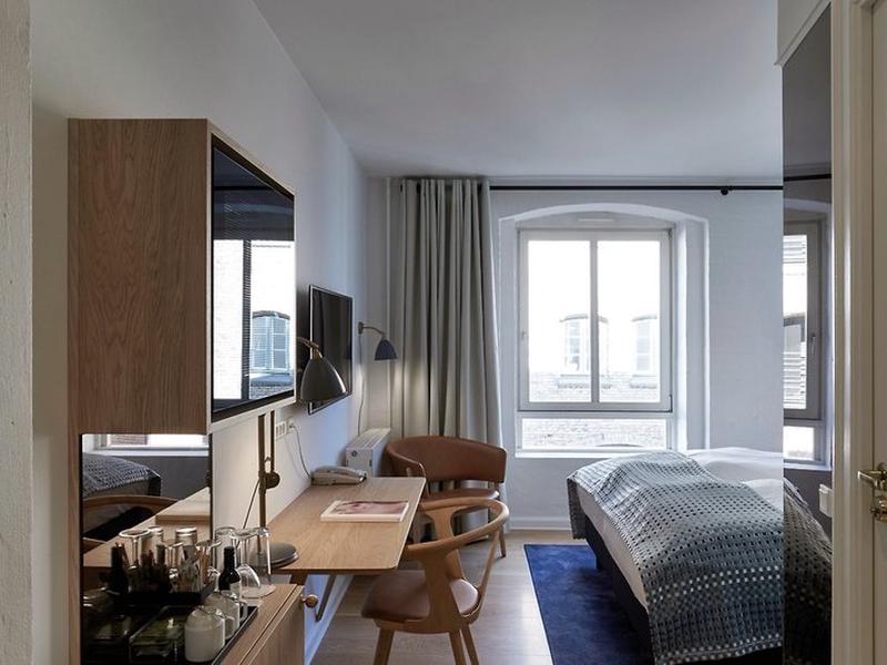 14F0FCE2716D63F1AC04F1FE38A0DE09