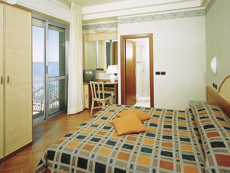 B7F1D46B9D6630B958E9433BB0C1EABE