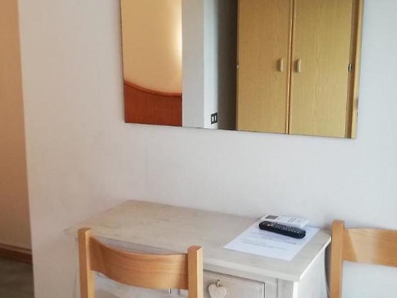 7BB3F6D0DF9A8219C35E3B628B6BFE9C