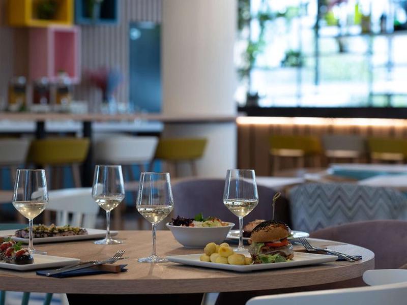 2046EBDFC4D3340F40A8237738B176BD