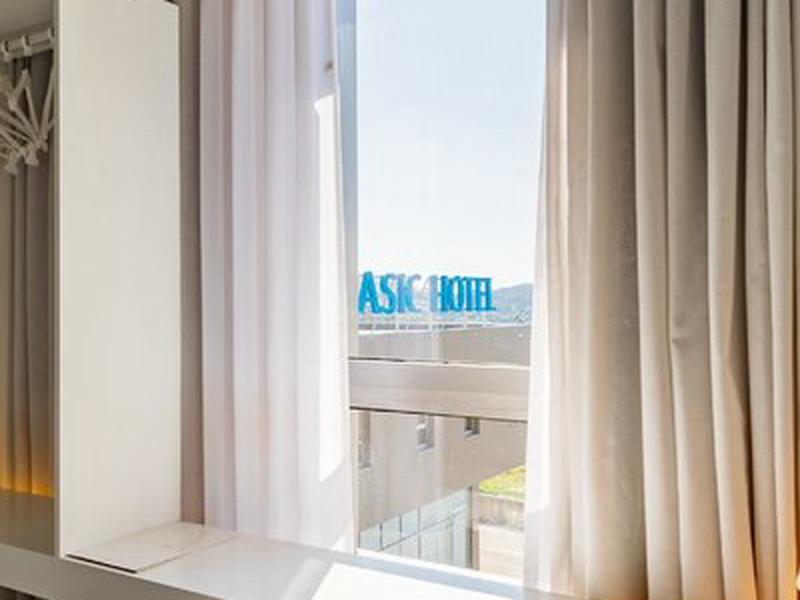 999E6261EA206031244A8D3E1B18725A