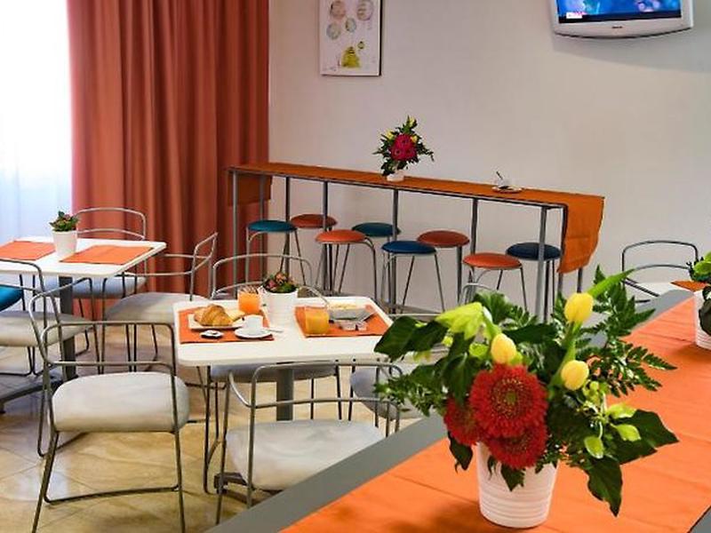 21FDD442DE9CA5F31663F5CAC35EC103