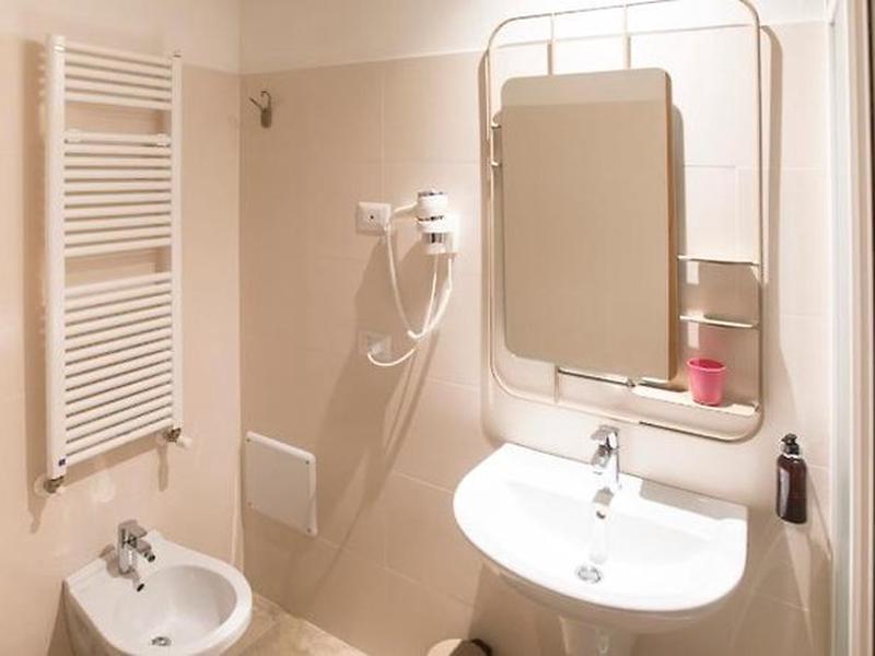 F9E5C42948F4CE13AC30BD42D14F9F0E