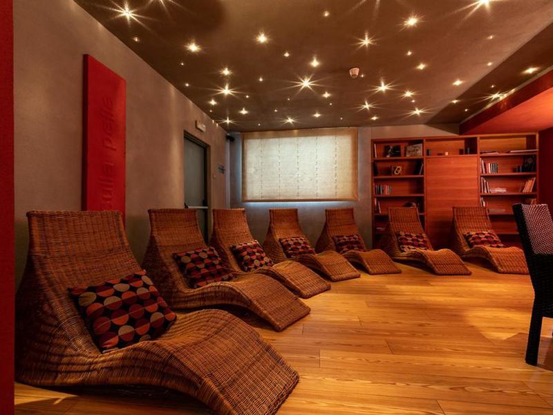 61338B7B64BA03BF8A949FF83615B32F