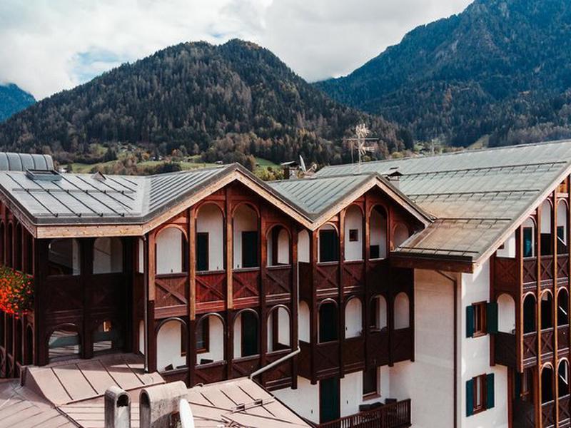 08FB2F40806F64D72C4F070A61E1D371