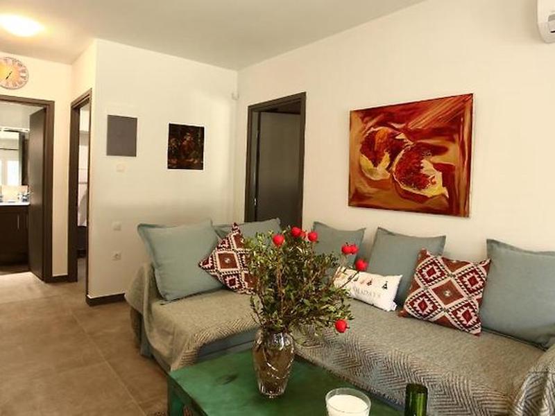 0CF93F8EE60925723A9747D5DE59D571