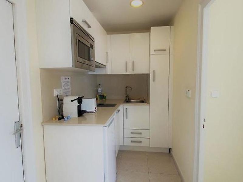 E10E4AB4F9755BD18605080586CF0BF7