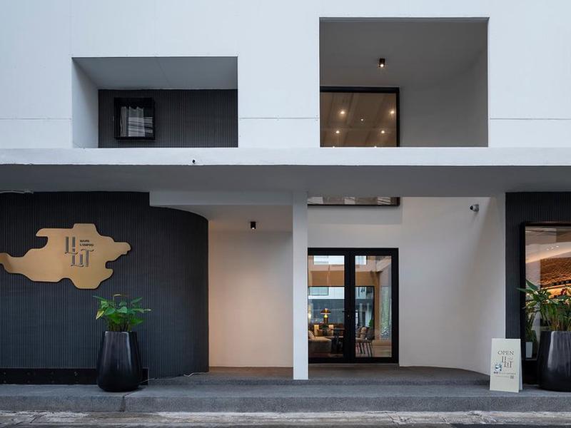 886D7AFA030BBE18813B5543D9130715