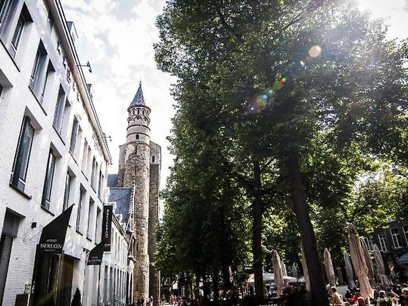 03CAC6795BF40D8D55B200EBB8D8BFFE