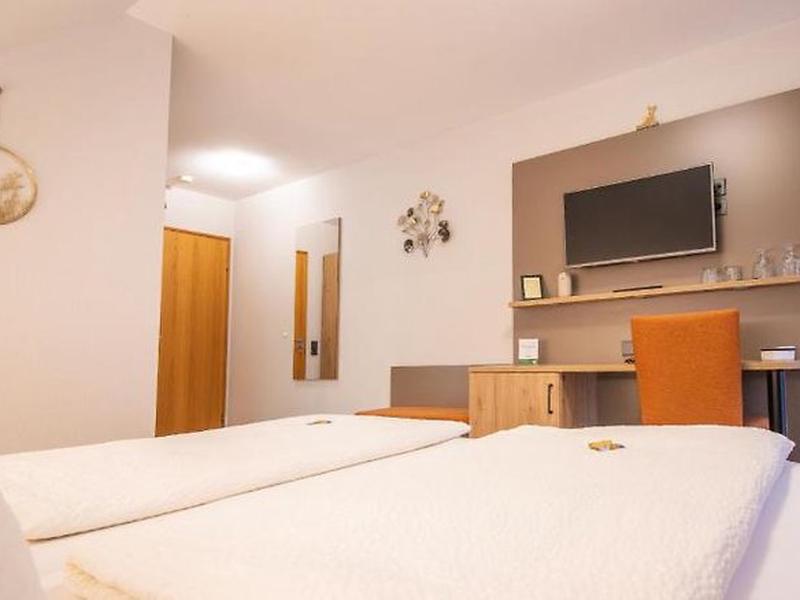 D85DEDE6D7548812370B5913DFAC16E8