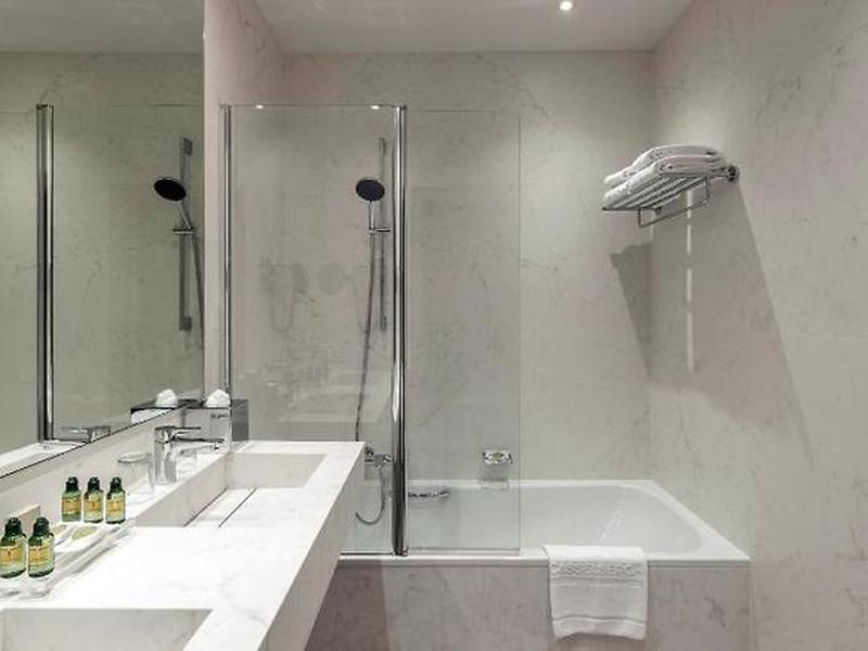 ED808868999E3D7D54EF2A025BBAC120