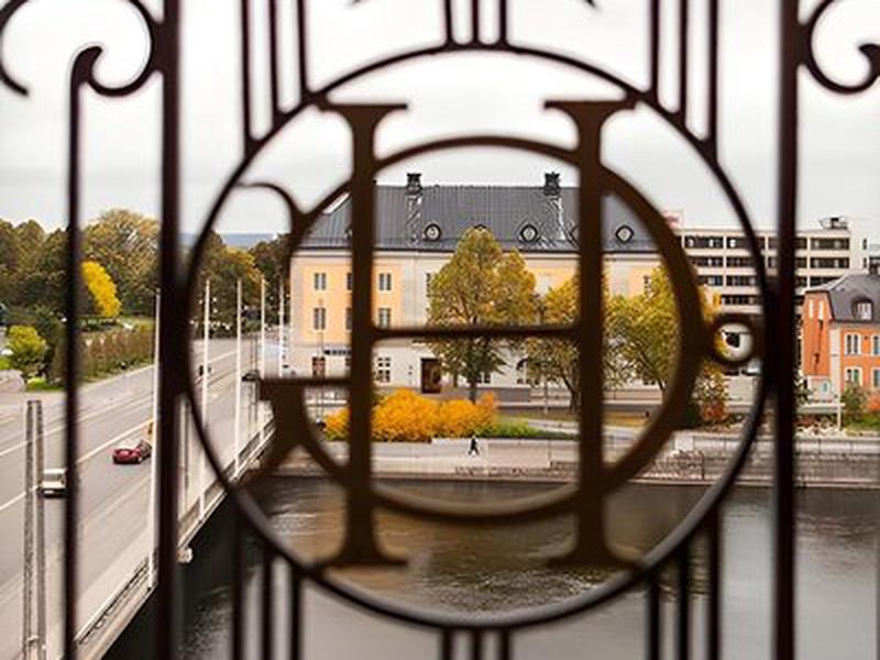 8EC6D7BBC4BE903C3E4F46B82503716C