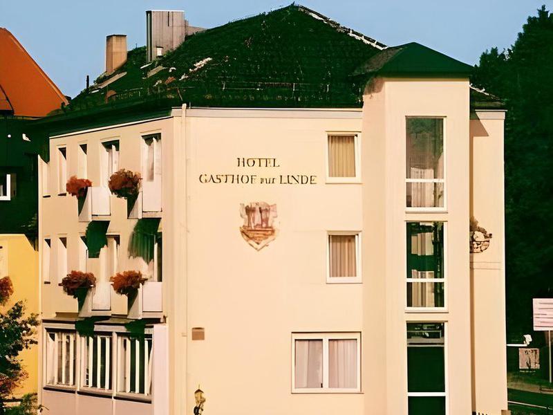 A63CE2AA37E4AB7508300378302C9021