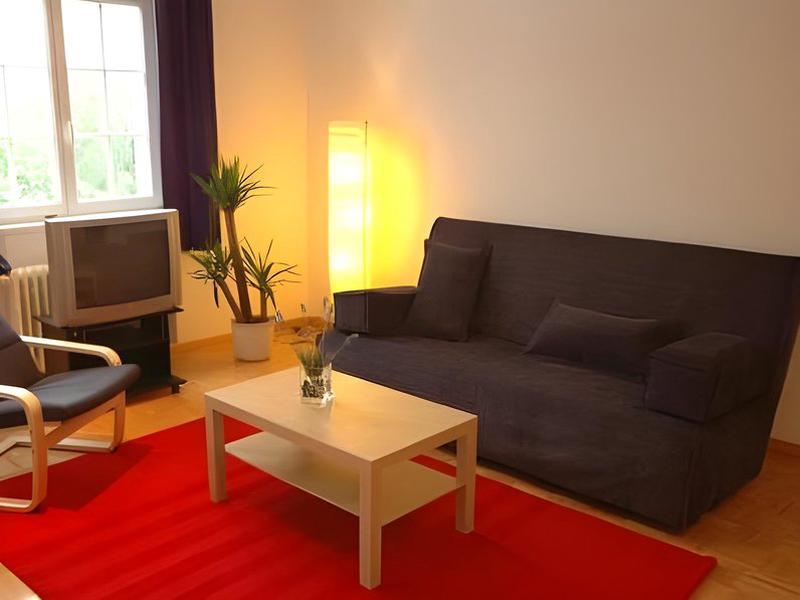 33E9FAE5440A13D85EAAECD852BADBD4