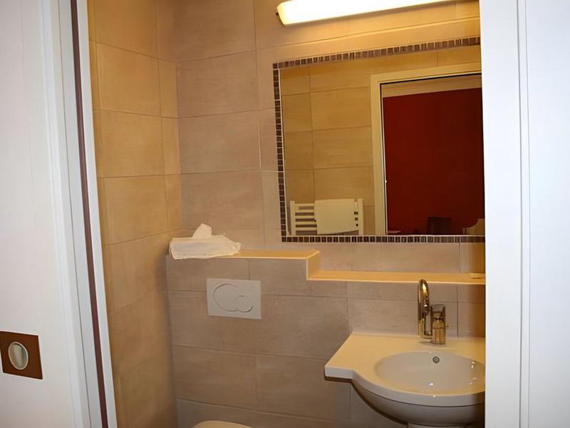 B8DC5CA3D374F6360A504F09AC00FB42