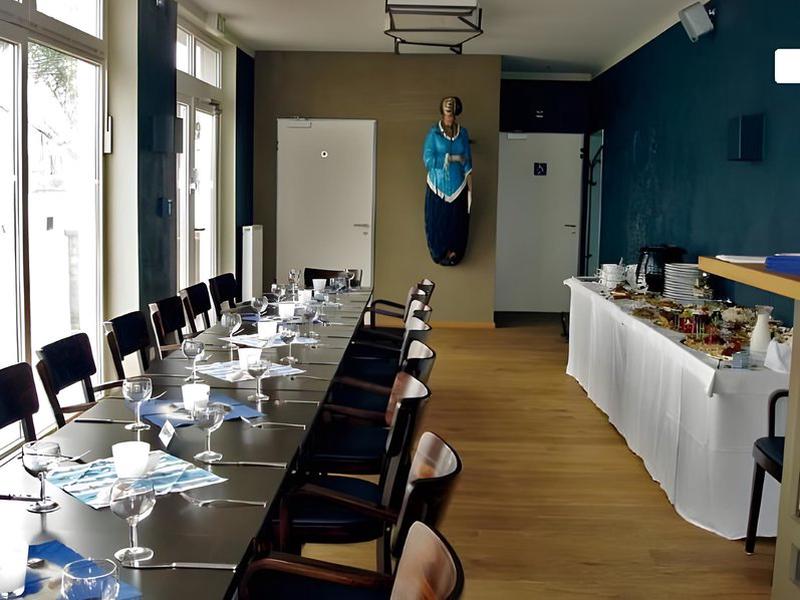 1E3DA93A6F3A332C8E03A1A433A342E1