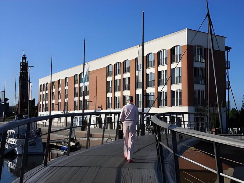 24B590FA635F938560EF74E8D460B3E6