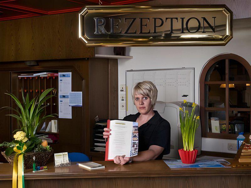 5856C56D6E300BEC06C3A84F1801FF4E