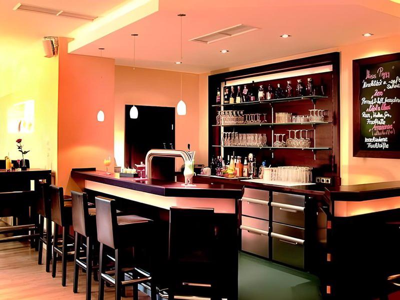 272CDBB834CD96EC70043634F99E1D85