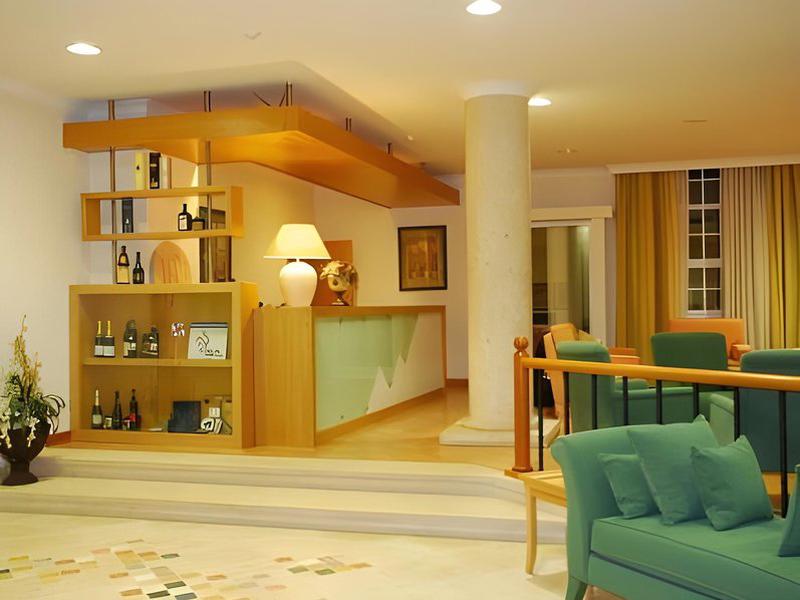 9EAD418CCDA0E34A1720AB82204809AD