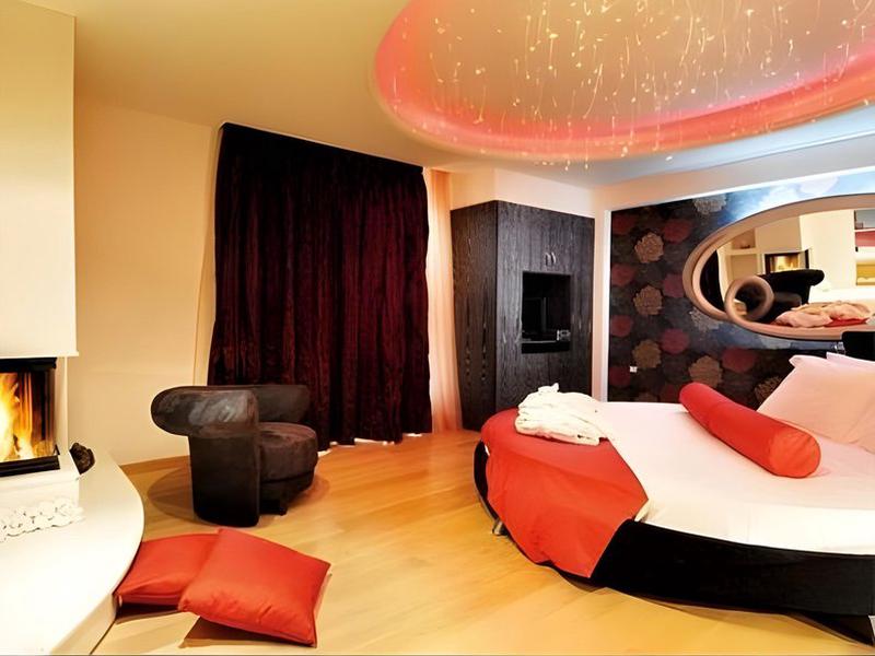 A0E706073C5ED04473AF97F401F29D71