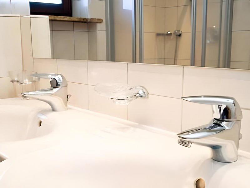 9C6483C12DA7BDEF4C3331745E31C895