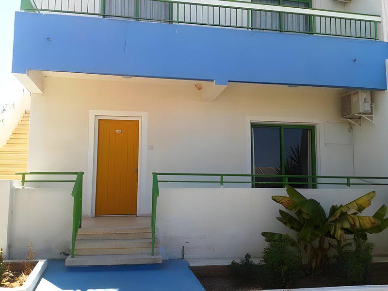 F37926AD5D66F4B2BB0579350D36E54C