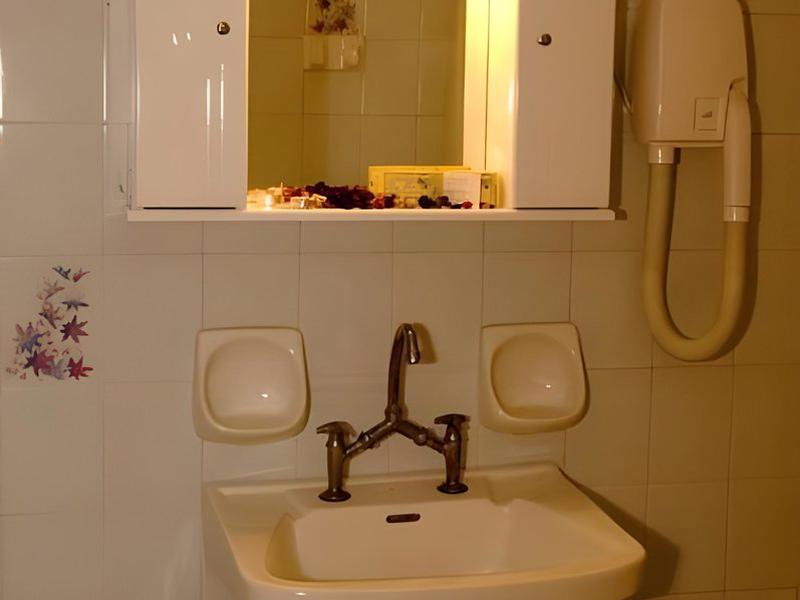 A5833D7FF0BB8EDD14B9FE55D93220C6