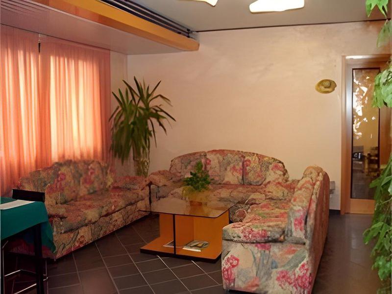 711EDC7C7227EEA8D3EB8277AFB6E1E9