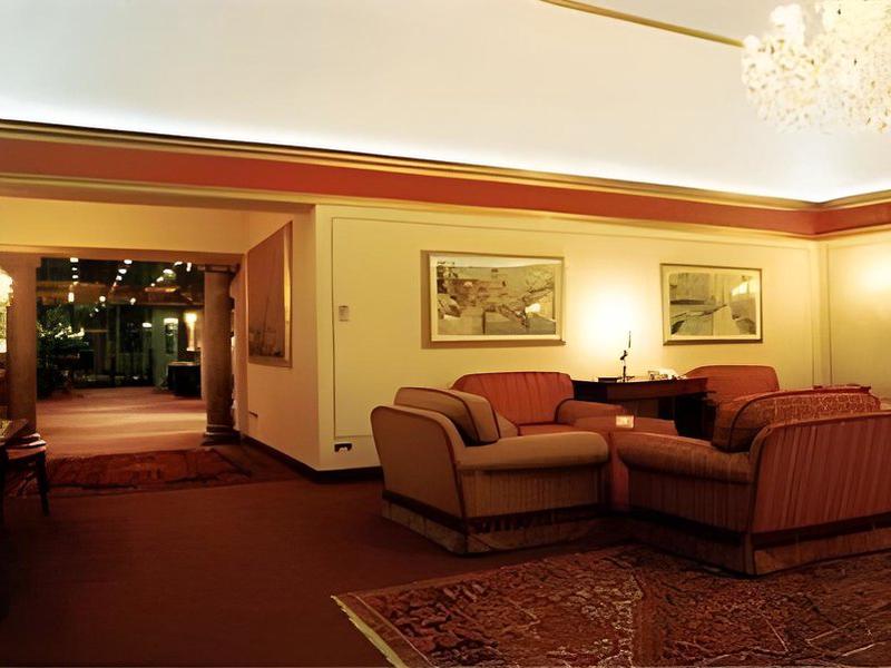 DACE474D2F370D0BE049CD430E8165F8