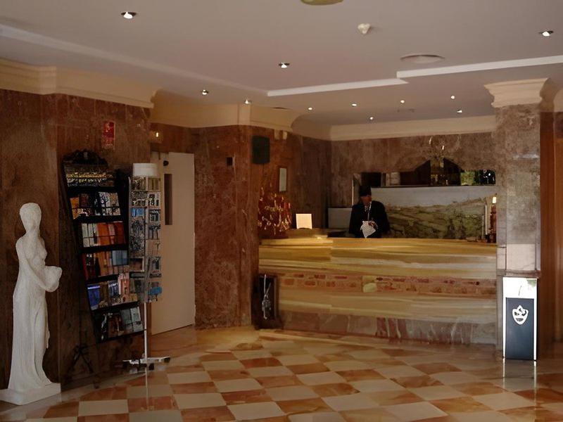 4D7E688520BA24B8A941AE60C6A18201