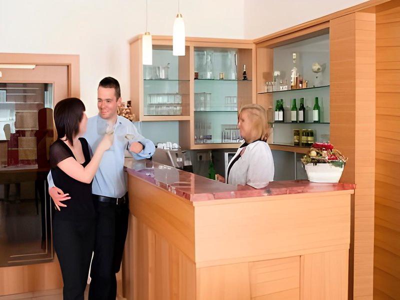 B97E280BDD8571111C90F1CC935E3F8D