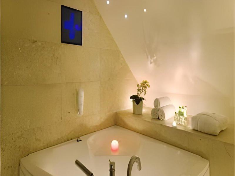 32AD0D860D85AC3C2A85C4EFACCB19CA