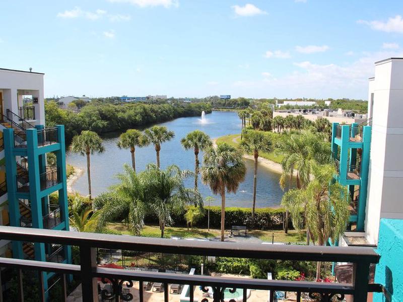 0412BA35F001169F85244E99C8D6E73D