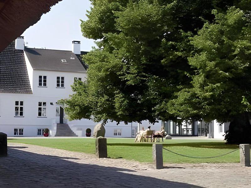 B006FEA342EA14BBA66D1CA61AA3E744